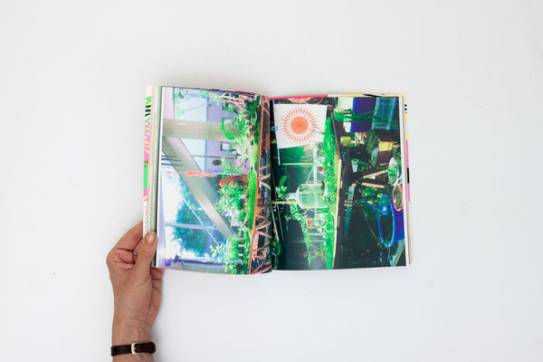Neon Addict - The Fluorescent Color Book